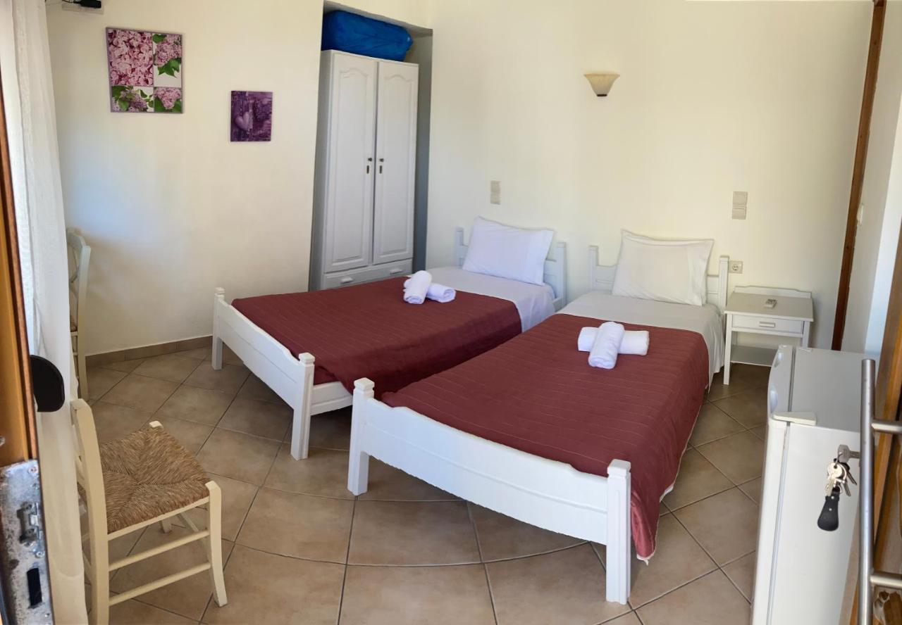 Molos Beach Rooms Kíssamos Eksteriør billede
