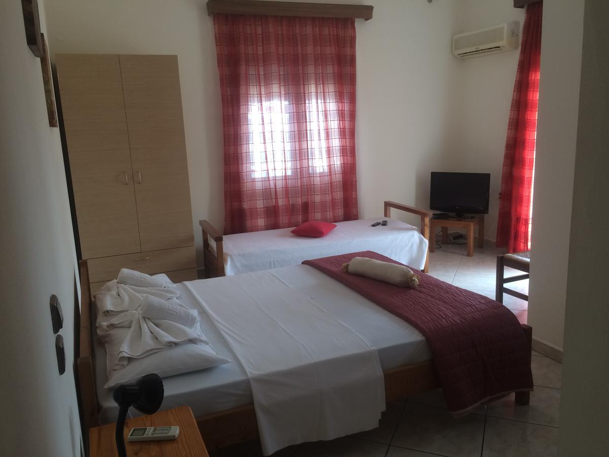 Molos Beach Rooms Kíssamos Eksteriør billede
