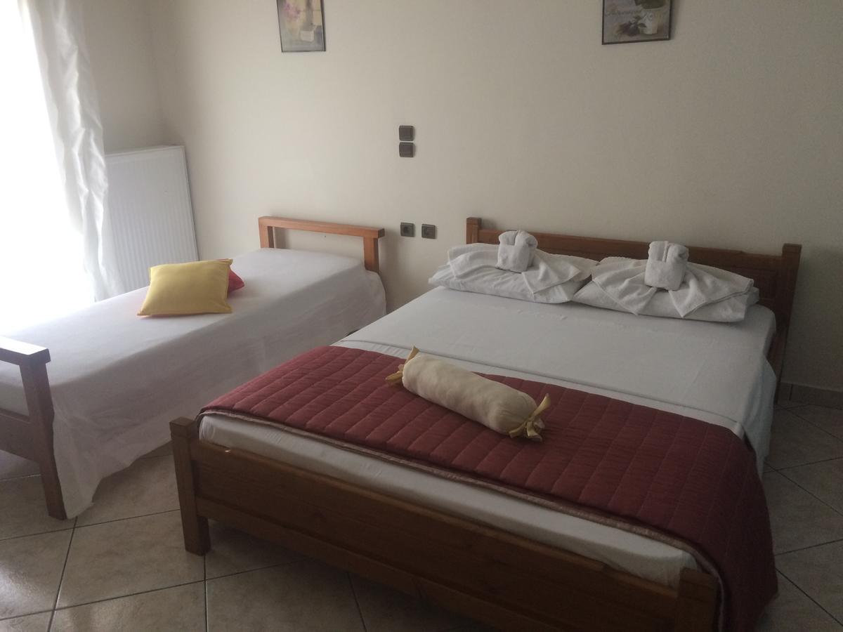Molos Beach Rooms Kíssamos Eksteriør billede