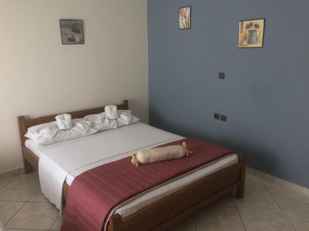 Molos Beach Rooms Kíssamos Eksteriør billede